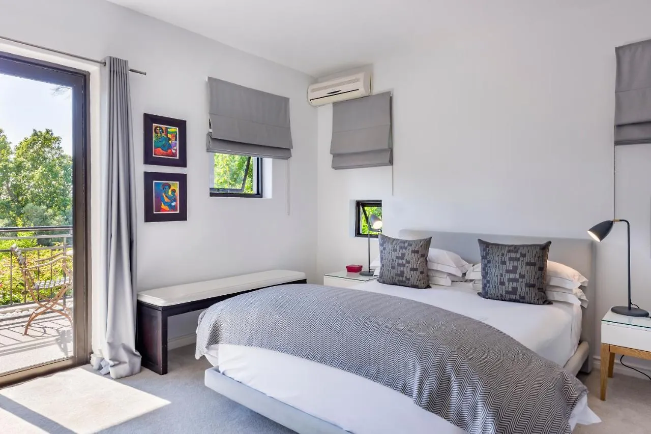 Kensington Place Le Cap 4*,